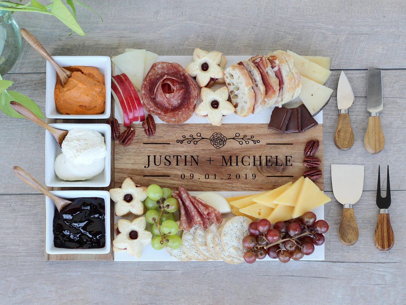 Personalized Marble and Acacia Wood Charcuterie Board – 11-Piece Gift Set
